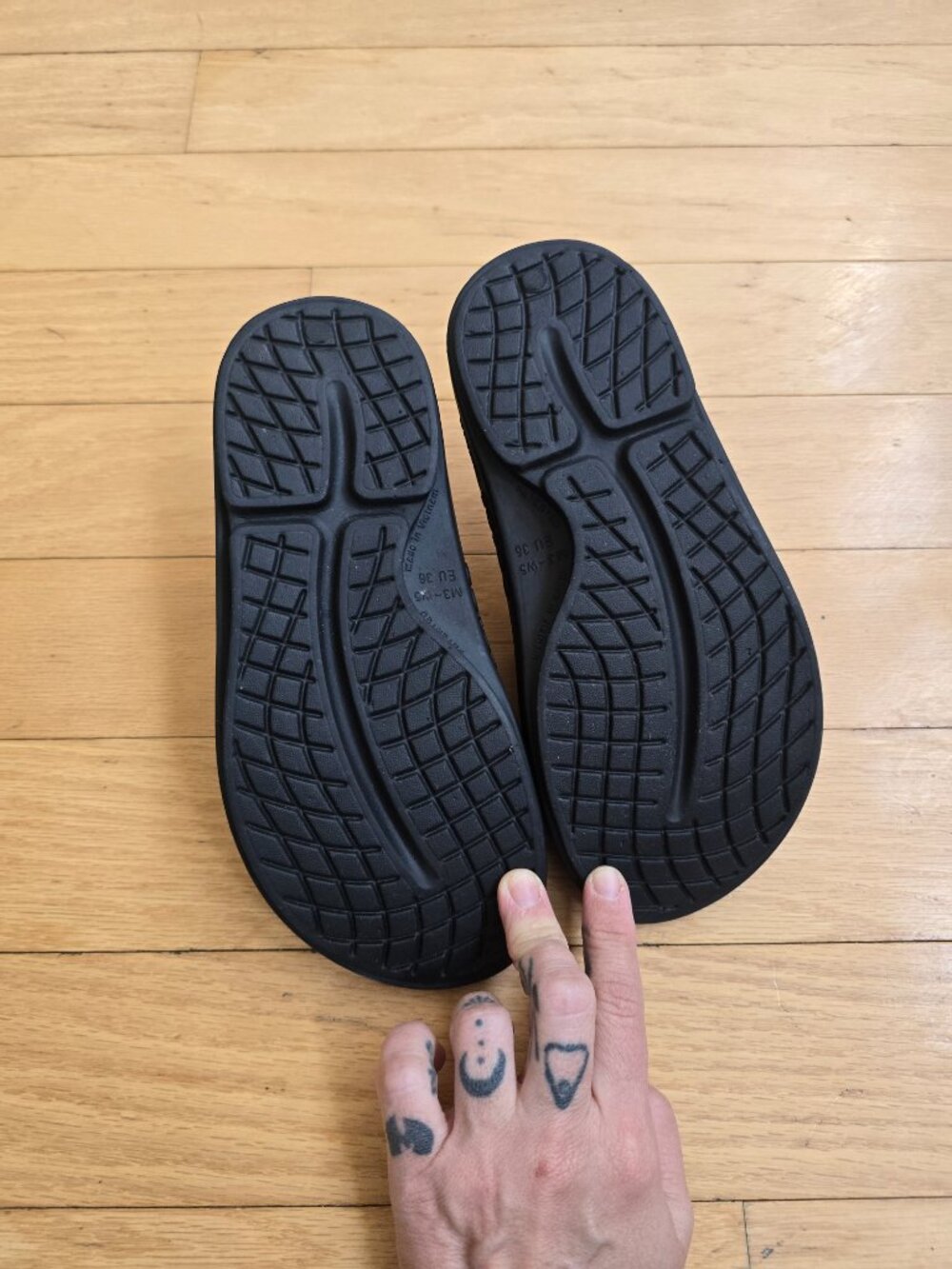 OOFOS | OOahh black sporty recovery slide sandals | WMS 5 - Picture 8 of 9